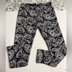 Just Cozy Paisley Black and White Winter Leggings